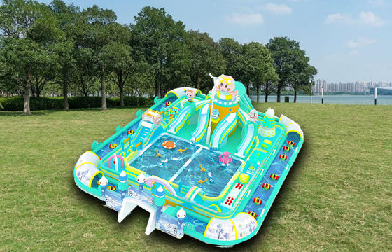Giant Multi Color Family Inflatable Water Park With Small Floating Toys